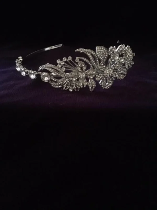 Final Sale elegant shift dressChristie Helene Headpiece