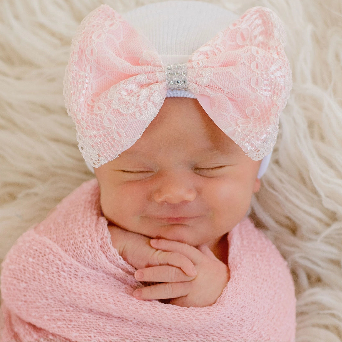 flowy maxi dressIly Bean Pink Lace Bow Hat