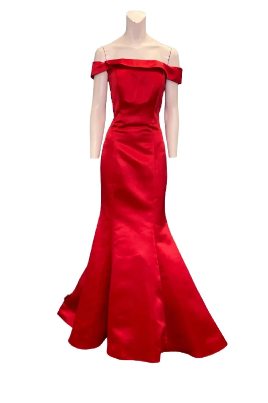 boho-chic dressClassic Off The Shoulder Gown In Red