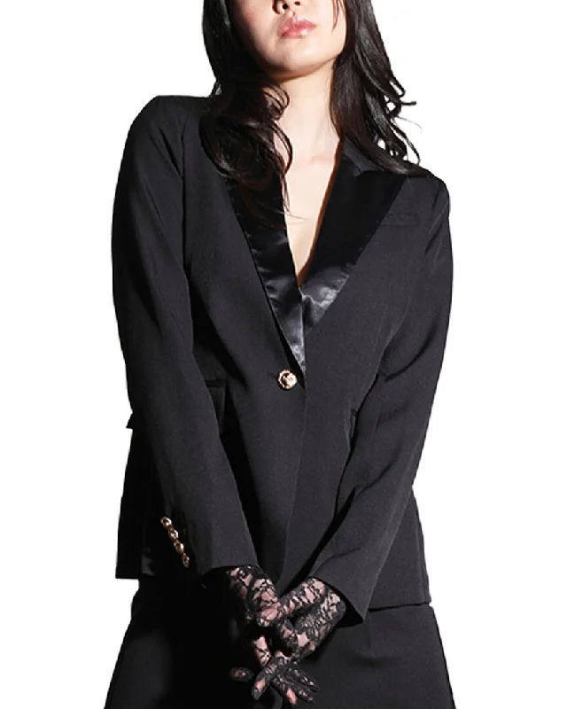Deal Dash street style coatWalter Baker Rebecca Blazer