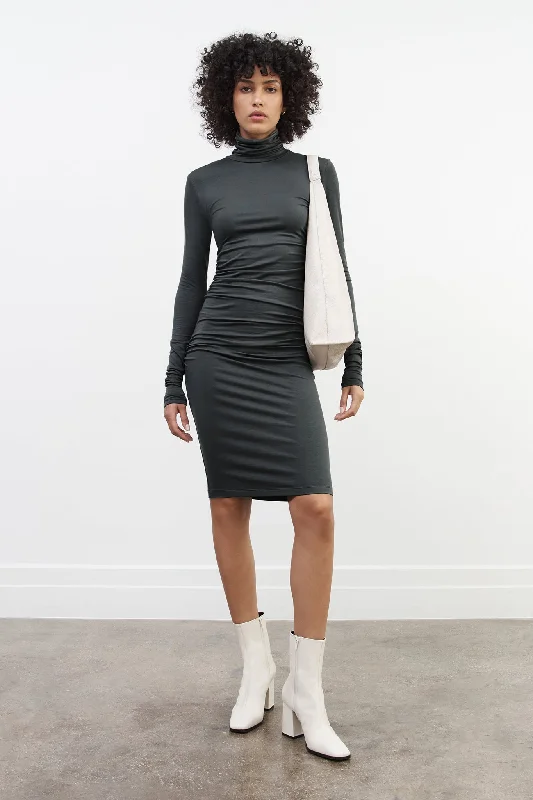 Loyalty Reward off-the-shoulder dressPhoebe Dress