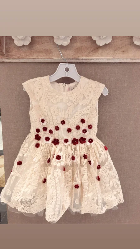 Super Deal backless dressHalabaloo Heart Lace Dress