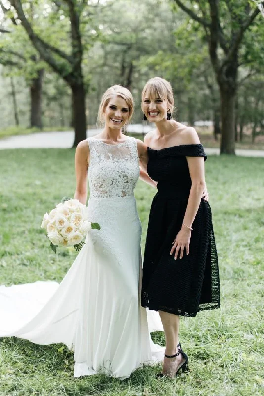 Deep Discounts Round Neck Sleeveless Sweep Train Lace Wedding Dress JKM319